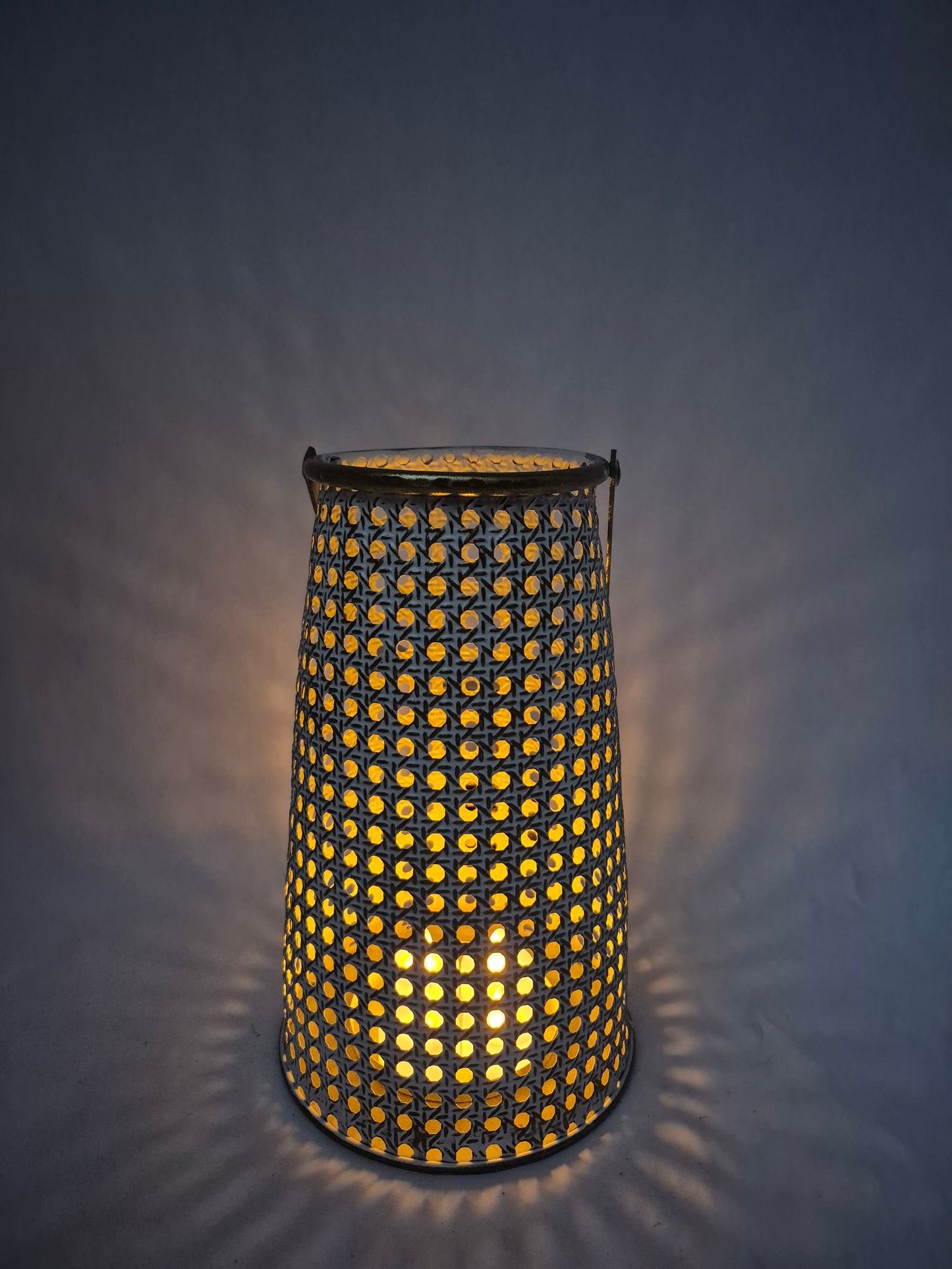 HW224 lantern