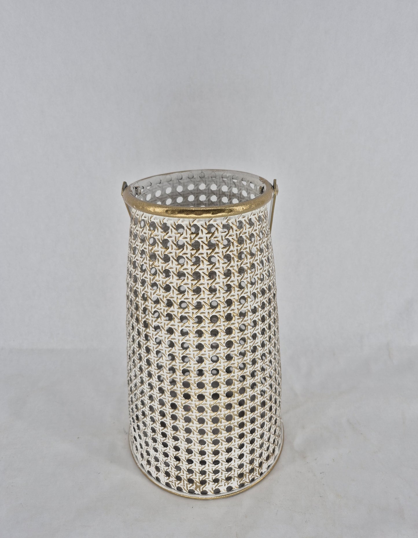 HW224 lantern