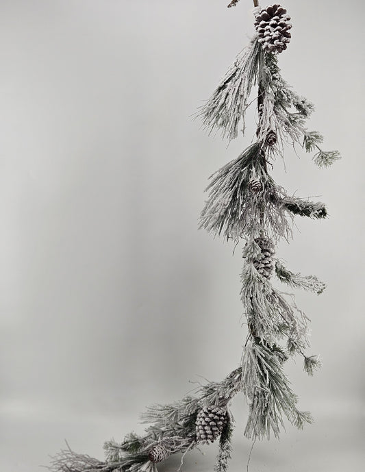 XX1211 garland